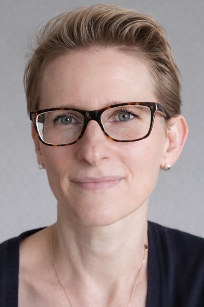 Dr. Nadine Farkas, MD